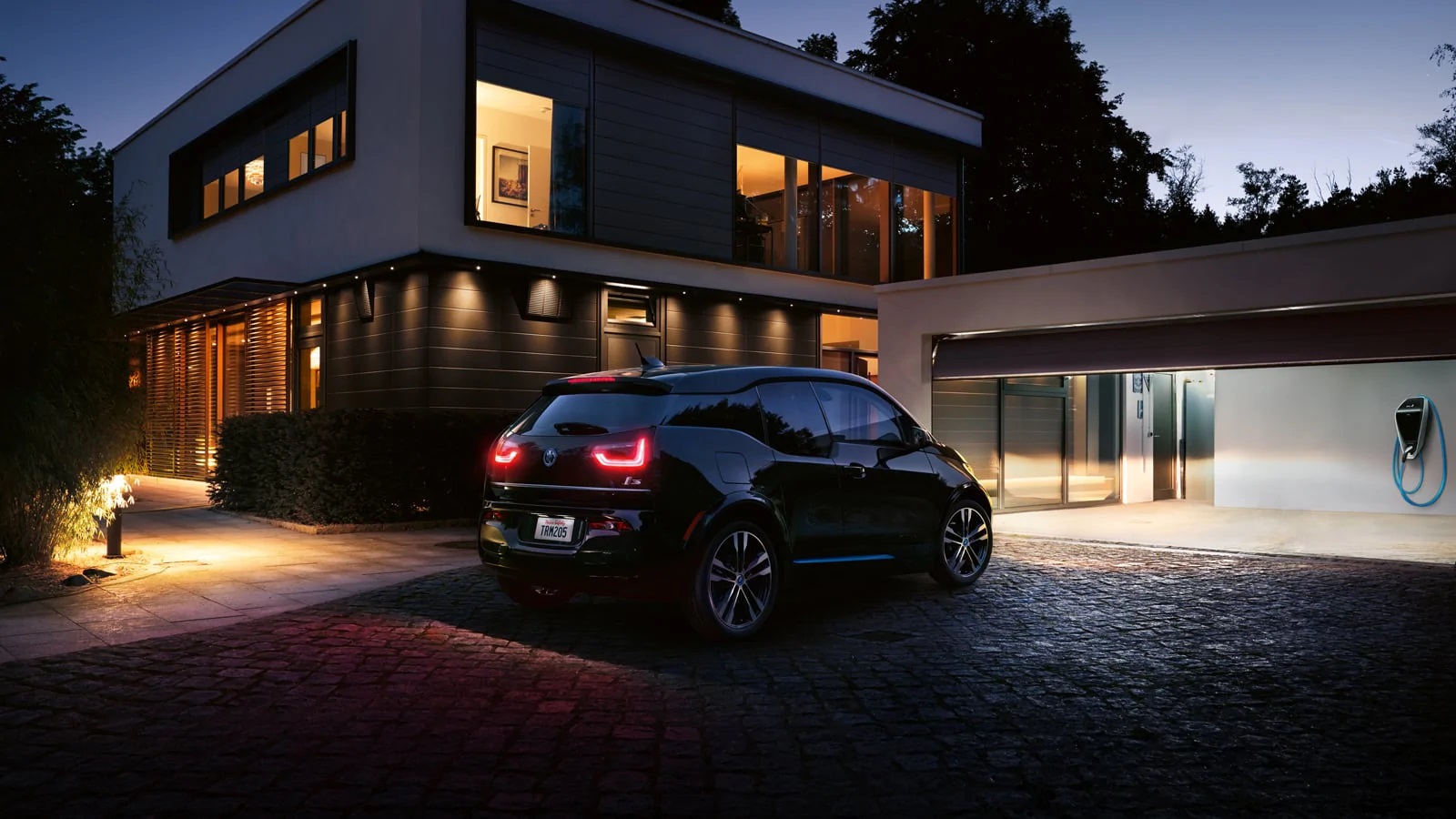 2020 BMW i3 Black Exterior Rear View Picture 2020 BMW i3 Black Exterior Rear View Picture